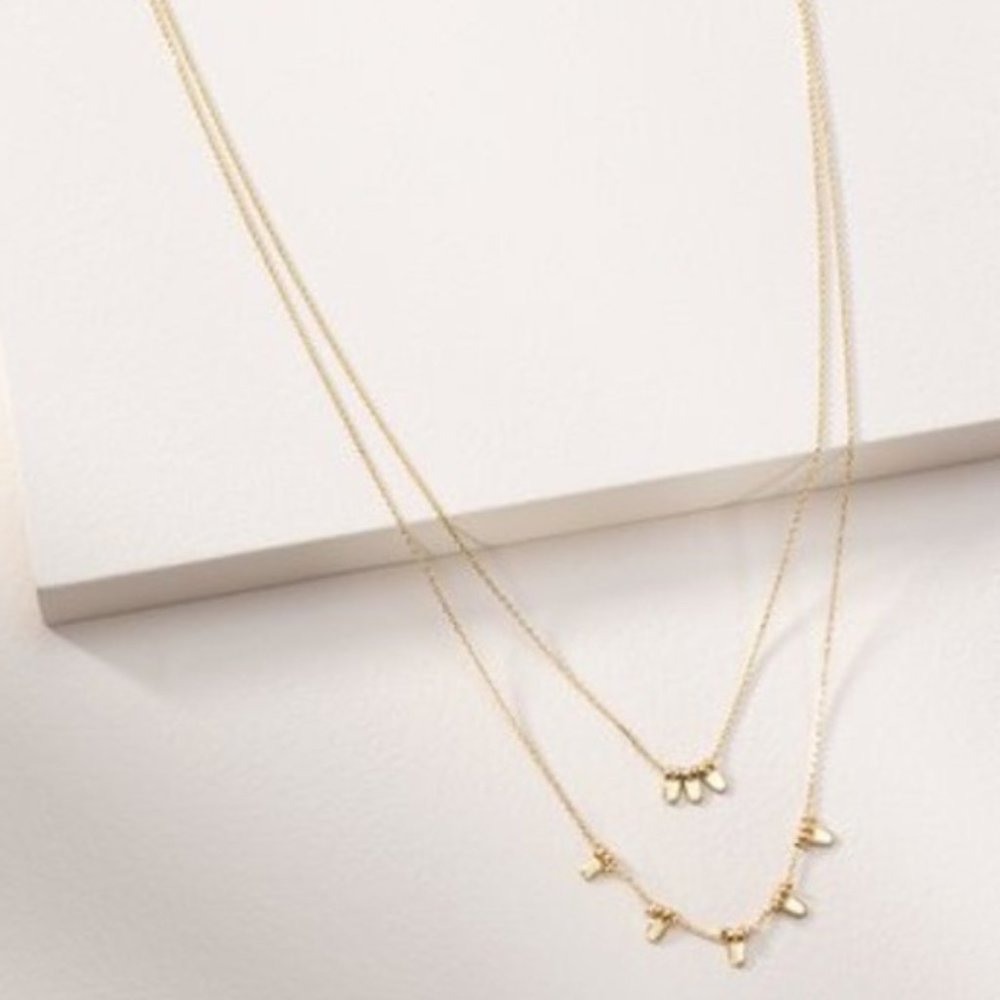 :: Stella & Dot [GOLD] Delicate Petal Necklace - Picture 3 of 14